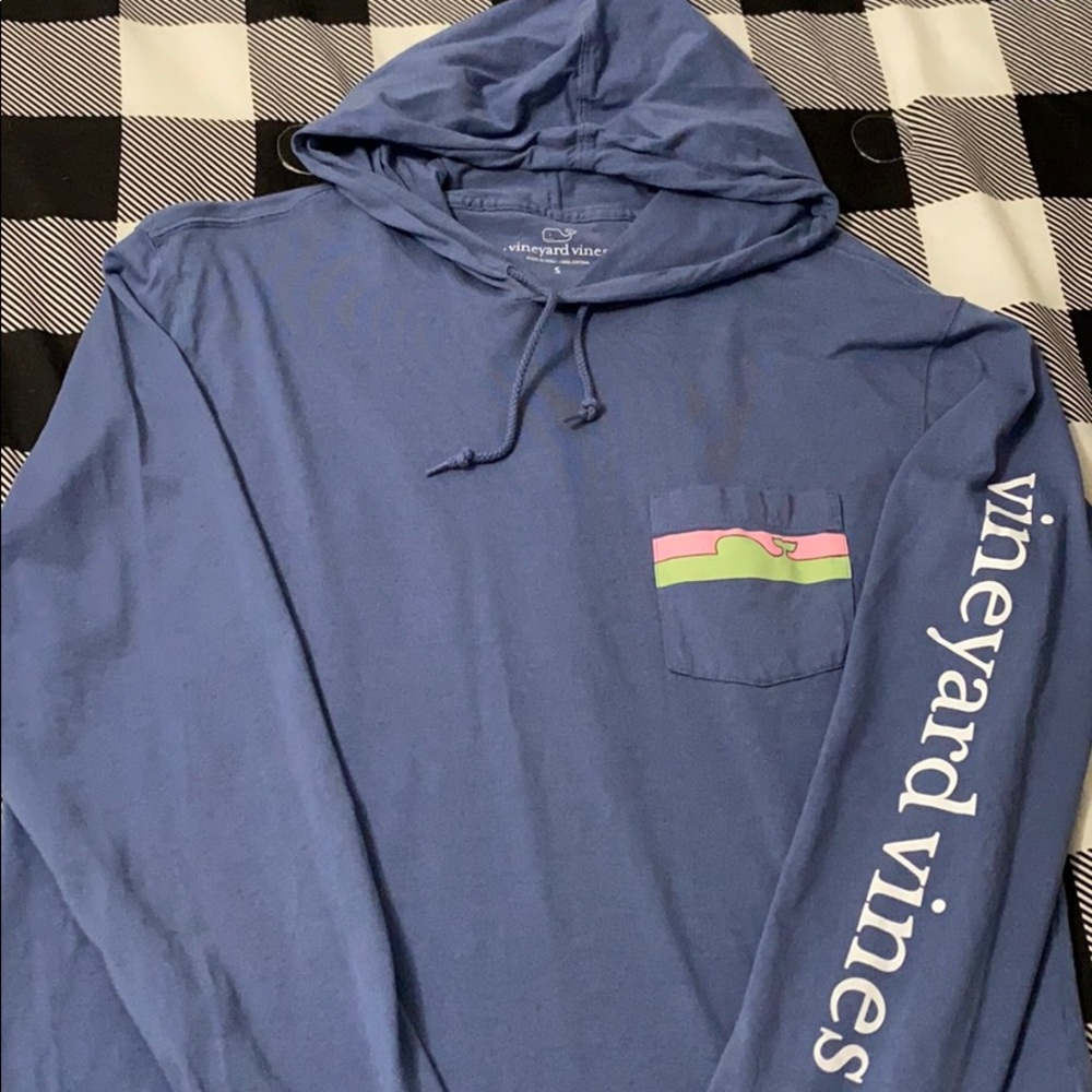 Vineyard vines t shirt hoodie
